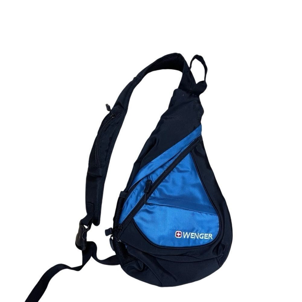 Wenger Blue and Black Belt Bag with Adjustable Strap and Sleek Design